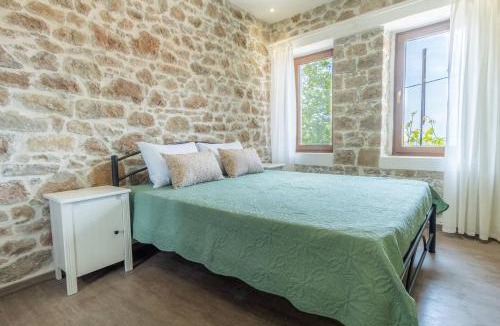 Samothrace House | Anna's Horizon