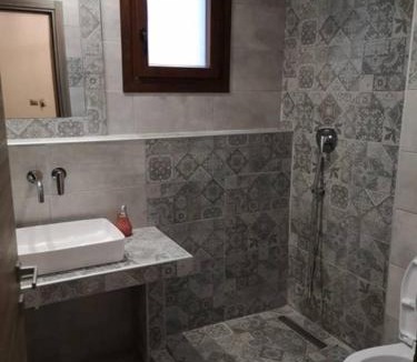 Kinyra Apartment | Anna Studios