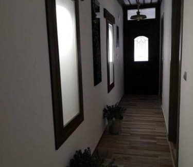 Kinyra Apartment | Anna Studios