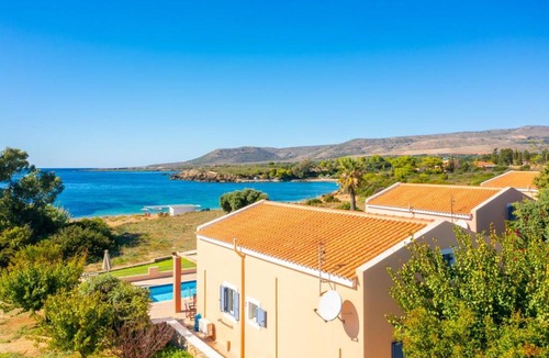 Kounopetra Villa | Antigoni Beach House