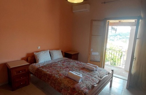 Termenades House | Antistoni Cozy house in beautiful Agros with AC