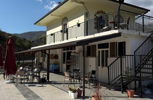 Sakës House | Antoni Guest House & Café