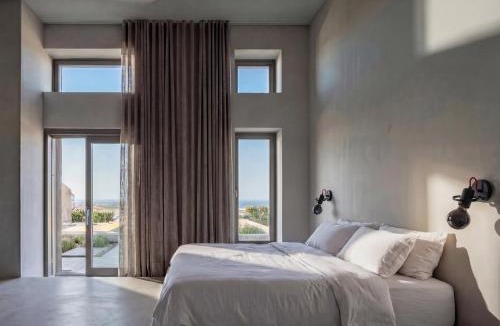Kamari Bed & Breakfast | Anzo Villas