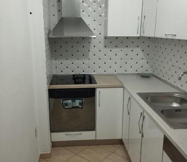 Vlore Apartment | Apartament Rruga Sazan pran Kraal Hotel