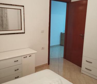 Vlore Apartment | Apartament Rruga Sazan pran Kraal Hotel