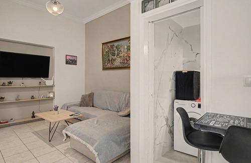 Attiki Apartment | Apartment 'Colonus' with Shared Terrace, Wi-Fi and Air Conditioning