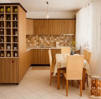 Kashar Apartment | Apartment Crystal Comfort Stylish Spotless