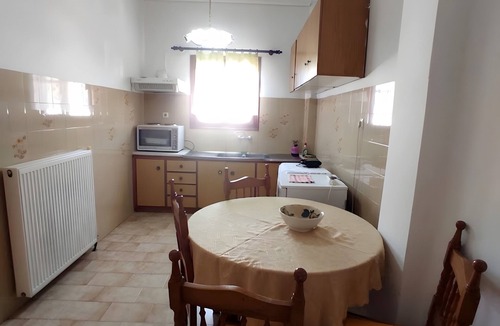 Mpatsi Apartment | Apartment 'Grand Seaside Loft' with Shared Garden and Wi-Fi
