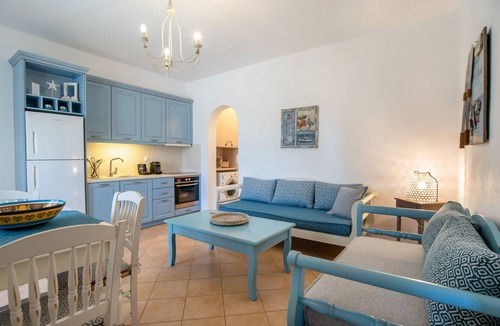 Kastraki Apartment | Apartment In A Hotel '9 Muses Hotel Thalia' with Sea View, Wi-Fi and Air Conditioning