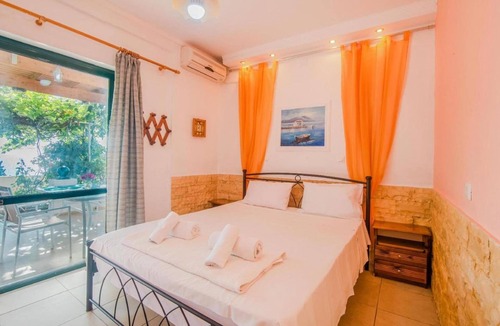 Dafnata Apartment | Apartment in Mpenitses with Sea Views