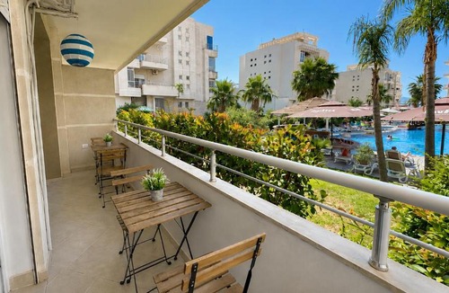 Orikum Apartment | Apartment in Resort with Pool 40m from Beach