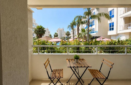 Orikum Apartment | Apartment in Resort with Pool 40m from Beach