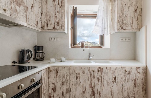 Naxos Apartment | Apartment 'Marble House' with Mountain View, Wi-Fi and Air Conditioning