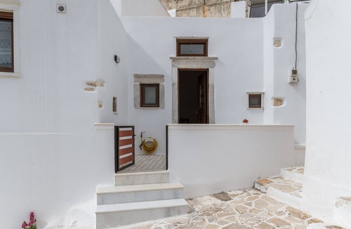 Naxos Apartment | Apartment 'Marble House' with Mountain View, Wi-Fi and Air Conditioning