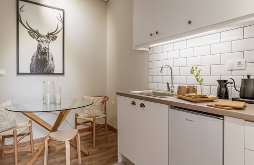 Kalamata Apartment | Apartment 'Meliti Kalamata' with Mountain View, Wi-Fi and Air Conditioning