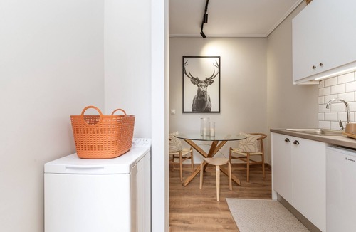 Kalamata Apartment | Apartment 'Meliti Kalamata' with Mountain View, Wi-Fi and Air Conditioning