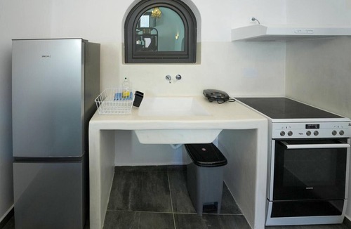 Emporio Apartment | Apartment 'One-Bedroom' with Wi-Fi and Air Conditioning