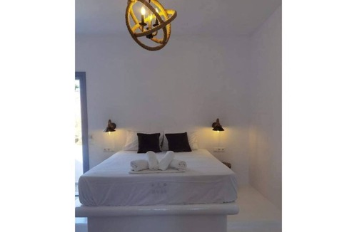 Astypalaia Apartment | Apartment "Provenzo Suite Ostria" with Sea View, Pool & Wi-Fi