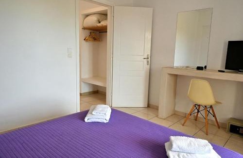 Agios Georgios House | Apartment Sea View BB 3 guests in a family hotel