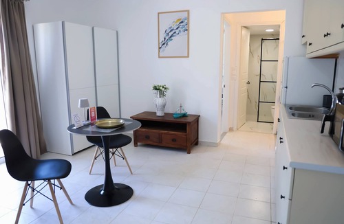 Malevizi Apartment | Apartment Simply 202