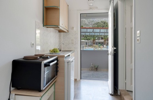 Panormos Apartment | Apartment 'Studio 4' with Mountain View, Wi-Fi and Air Conditioning