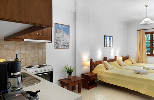 Astypalaia Apartment | Apartment 'Studios Asterias 3' with Shared Terrace, Wi-Fi and Air Conditioning