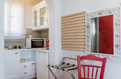 Tinos Apartment | Apartment 'Unit 2' with Sea View, Wi-Fi and Air Conditioning