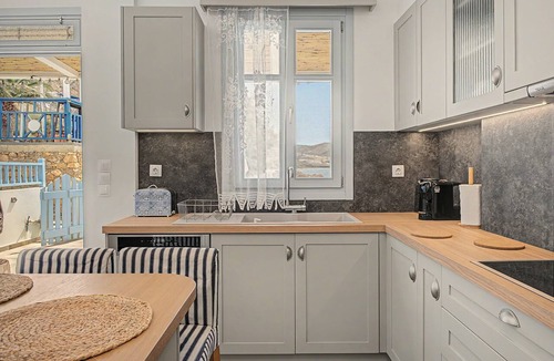 Finiki Apartment | Apartment 'Villa1' with Sea View, Wi-Fi and Air Conditioning