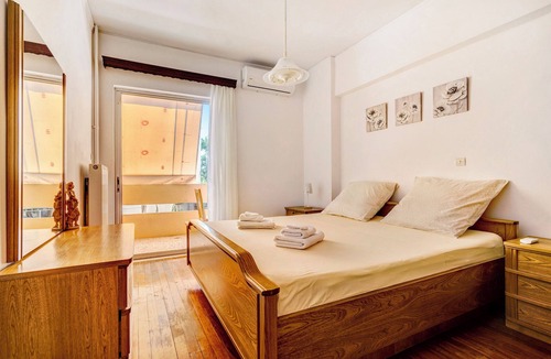 Preveza Apartment | Apartment 'Vintage Preveza' with Balcony, Wi-Fi and Air Conditioning