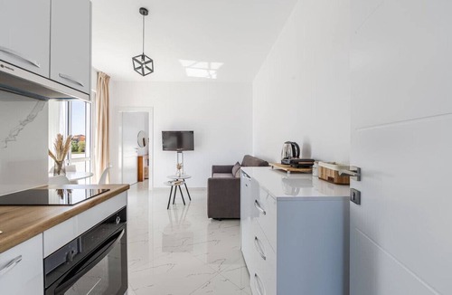 Golem Apartment | Apartment with AC and Balcony | Golem by PikHost