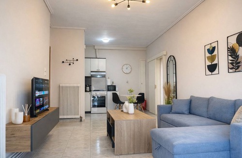 Larissa Apartment | Apartment with Free Parking in the Building