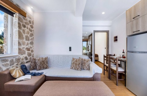 Tsoukaladhes Apartment | Apartment with Pool View, Sea View, Wi-Fi & Terrace