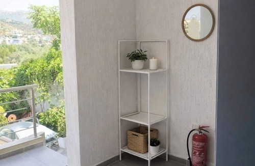 Himare Apartment | Apartments 4 Charming 2-bedroom apartment with AC in soothing Himare