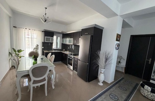 Qafe e Gjashtes Apartment | Apartments by Estia
