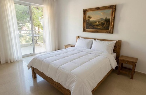Kineta Apartment | Apartments in Kineta, Greece