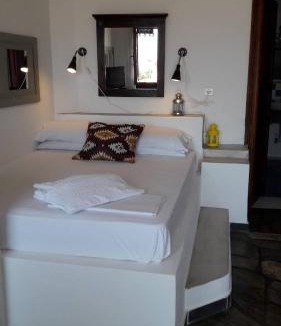 Skopelos Town Hotel | Aperanto Galazio
