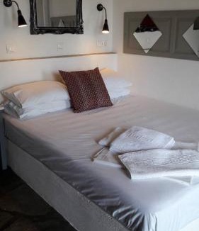 Skopelos Town Hotel | Aperanto Galazio