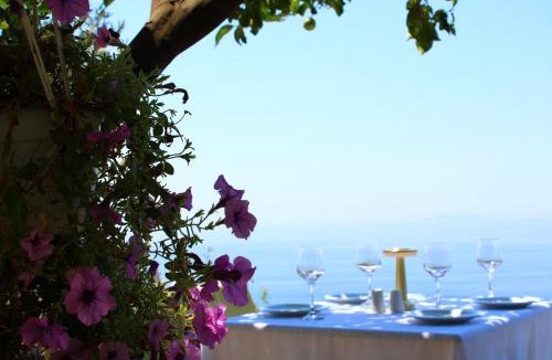 Himare Hotel | Aphrodite's Garden