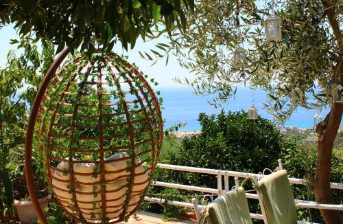 Himare Hotel | Aphrodite's Garden