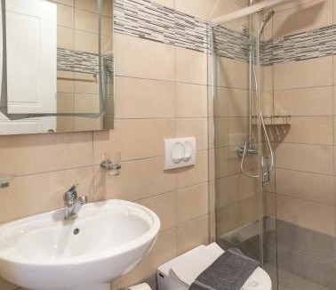 Himare Hotel | Aphrodite's Garden