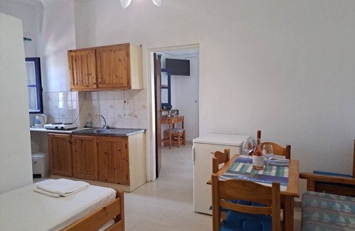 Agia Pelagia Hotel | Apollonia apartments- Cozy apartment next to the beach with sea view
