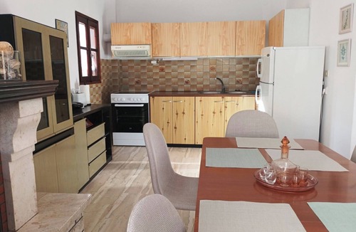Nea Skioni Apartment | Apostolia's House - Only 20m from the beach!