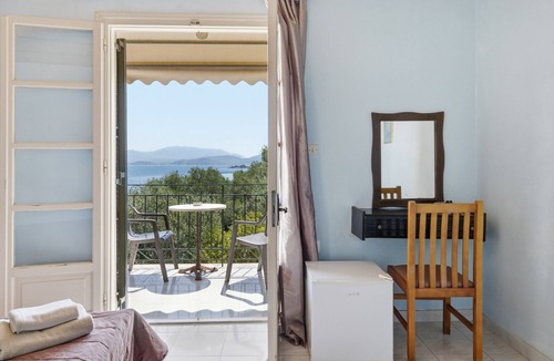 Apraos Apartment | Apraos Bay Hotel Room 3 Studio with Sea View, Wi-Fi and Air Conditioning