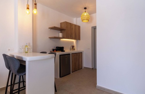 Perissa Villa | Aqua Cozy Suites