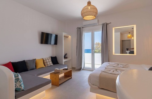 Perissa Villa | Aqua Cozy Suites