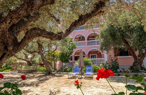 Ano Vasilikos Hotel | Arazzo Apartments
