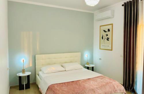 Divjake Apartment | Arc Apartment Family - City Center