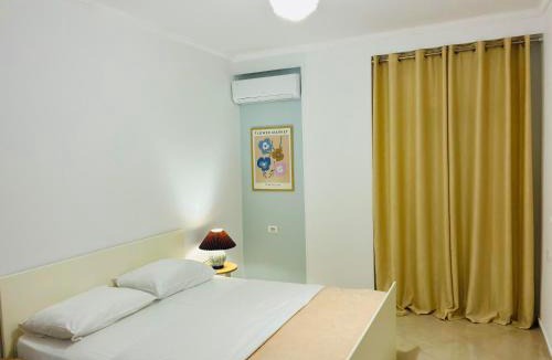 Divjake Apartment | Arc Apartment Family - City Center