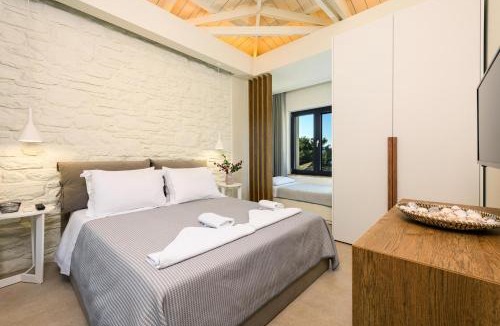Chrisi Ammoudia Apartment | Archetypo Luxury Living