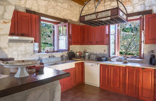 Agia Marina House | ARESTI MOUNTAIN RESORT